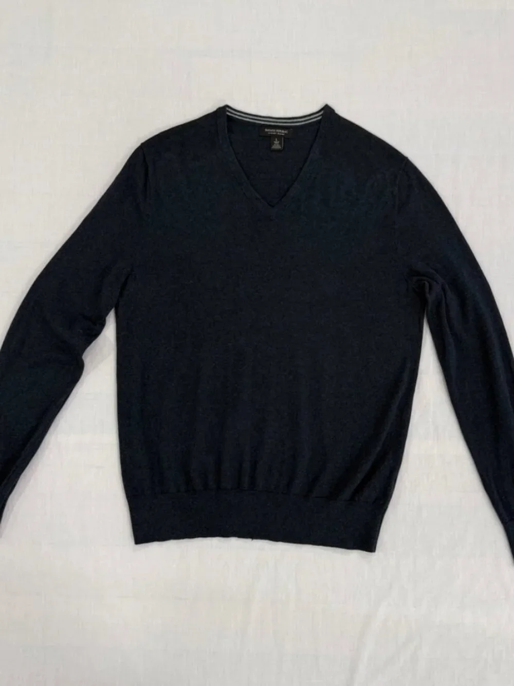 Banana Republic Luxury Blend Men's L V-Neck Sweater Silk Cashmere Navy Blue